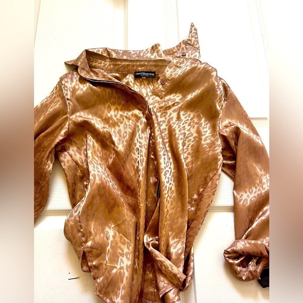 Long Sleeved Boutique Button Up Size Medium